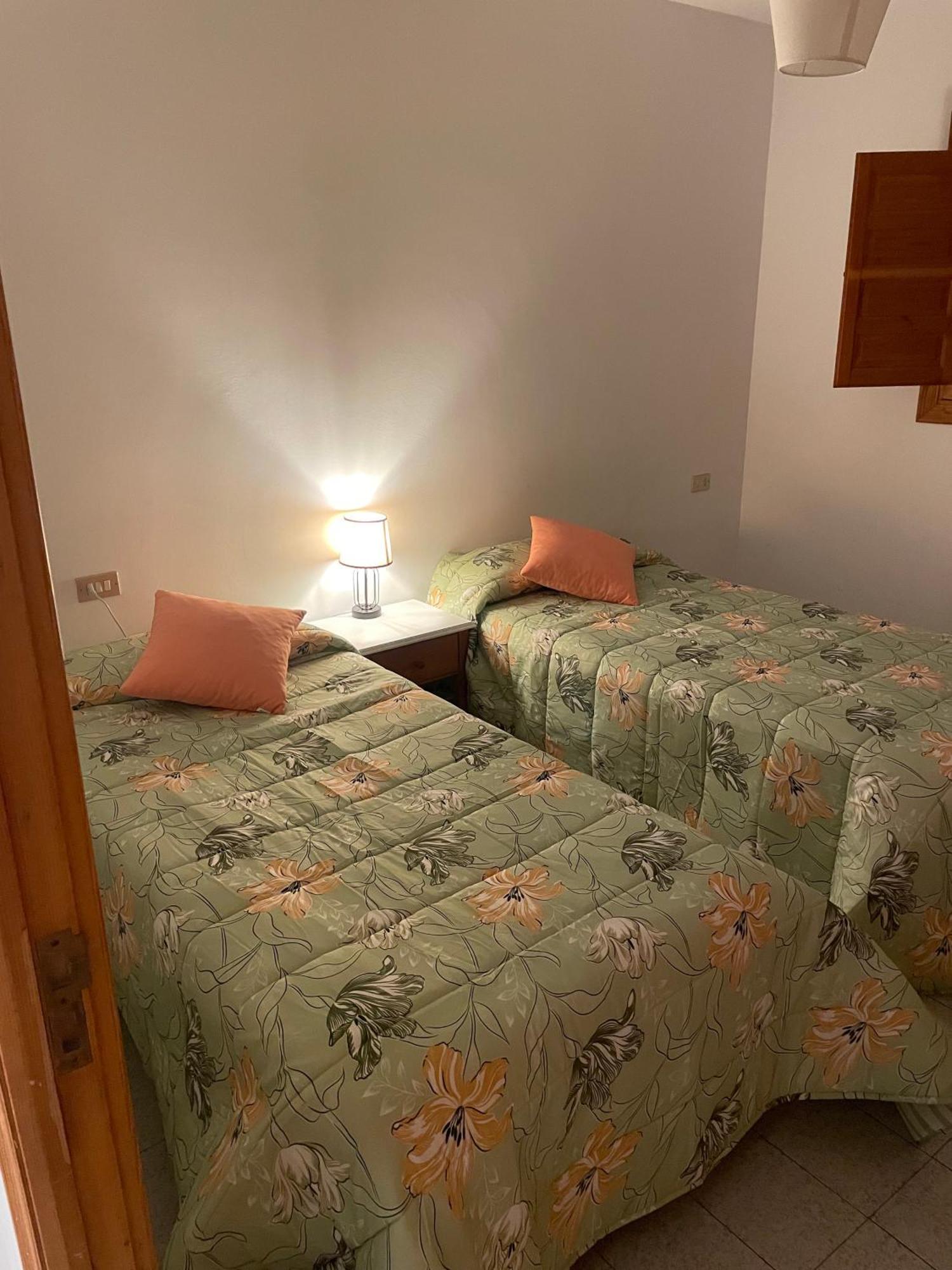 Villa En Playa Limens 坎加斯德穆拉索 外观 照片